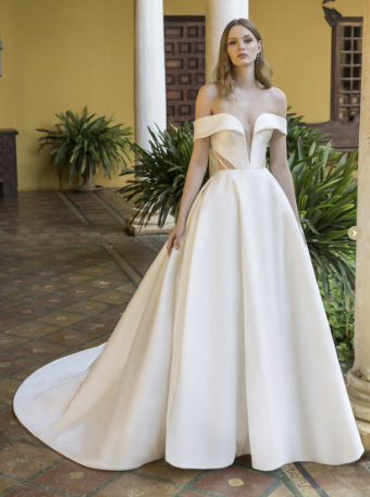 Blue by Enzoani Style #Pearson-Sample Sale #0 default Ivory/Nude thumbnail